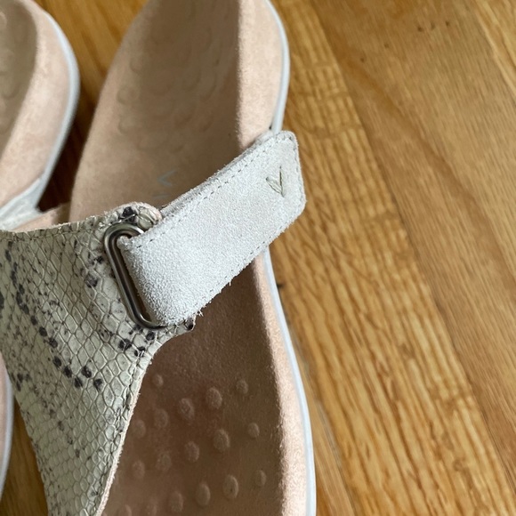 Vionic Wanda Bone Snake T-Strap Flip Flops Sandals Adjustable Shoes‎ Size… - Picture 4 of 6
